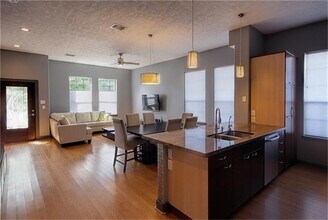 1414 Emancipation Ave in Houston, TX - Building Photo - Building Photo