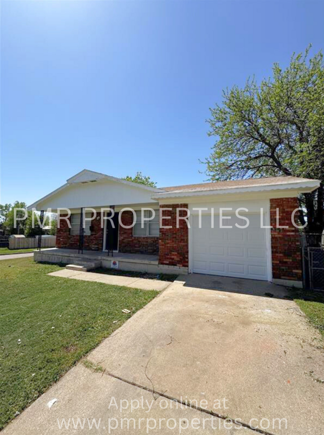 1224 NW 57th St in Lawton, OK - Foto de edificio - Building Photo