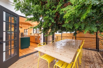 2453 4th Ave W in Seattle, WA - Building Photo - Building Photo