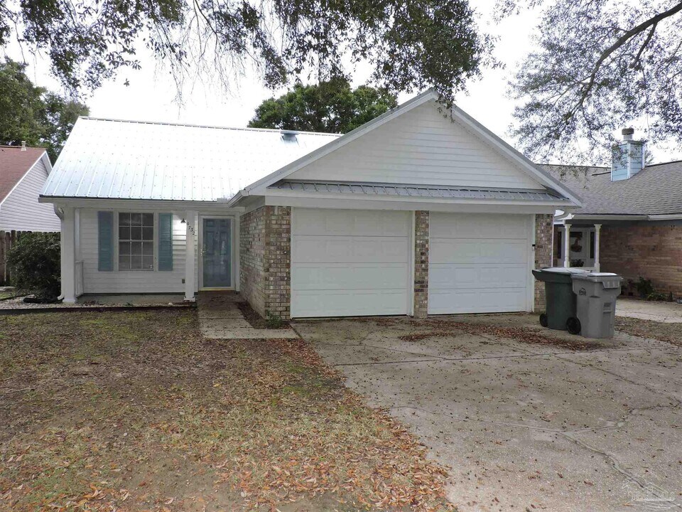 4732 Northpointe Ct in Pensacola, FL - Building Photo