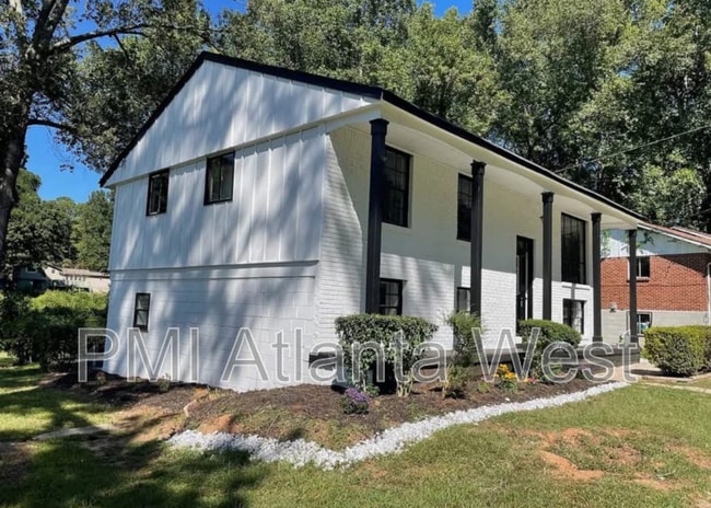 8421 Stonewall Jackson Dr in Jonesboro, GA - Building Photo - Building Photo