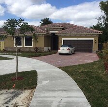 14831 SW 33rd Terrace in Miami, FL - Building Photo - Building Photo