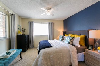 Cottonwood Creek in Littleton, CO - Foto de edificio - Building Photo