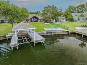 9698 E Shore Dr in Willis, TX - Building Photo - Building Photo