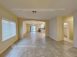 17755 W Maui Ln in Surprise, AZ - Foto de edificio - Building Photo