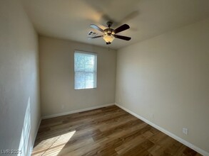 232 Garden Trellis Ct in Las Vegas, NV - Building Photo - Building Photo