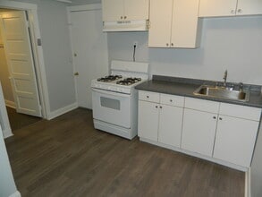 2517 W Gunnison St, Unit 1 in Chicago, IL - Foto de edificio - Building Photo
