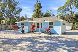 2854 W Rainbow Cir in Sarasota, FL - Building Photo - Building Photo