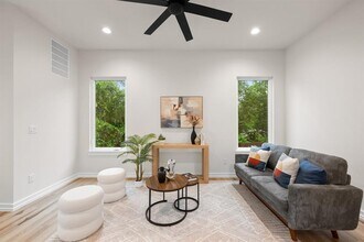 2309 Montopolis Dr in Austin, TX - Building Photo - Building Photo