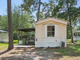 1202 US-190 in Huntsville, TX - Building Photo