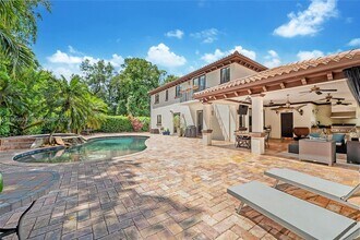 5621 SW 68th Ct in South Miami, FL - Building Photo - Building Photo