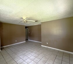 107 Magnolia St in New Llano, LA - Building Photo - Building Photo