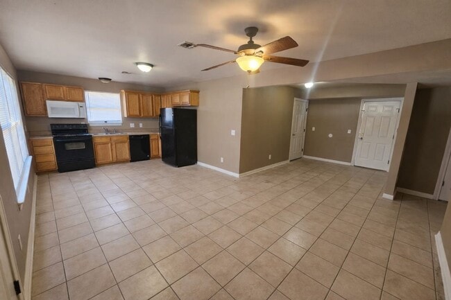 property at 2102 S Cunningham Ave