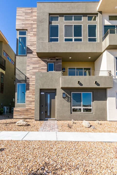 4152 Yucca Bloom St in Las Vegas, NV - Foto de edificio