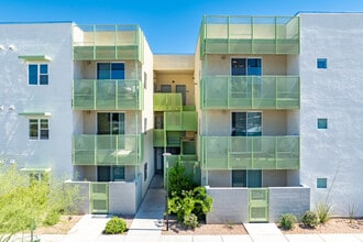 Newport at Amphi in Tucson, AZ - Foto de edificio - Building Photo