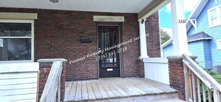 180 Cedar Ave in Sharon, PA - Building Photo - Building Photo