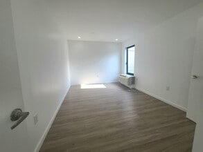 556 Market St, Unit 2B in Newark, NJ - Building Photo - Building Photo