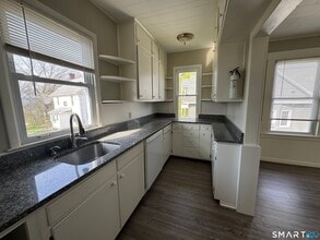 201 Myrtle St in Shelton, CT - Building Photo - Building Photo