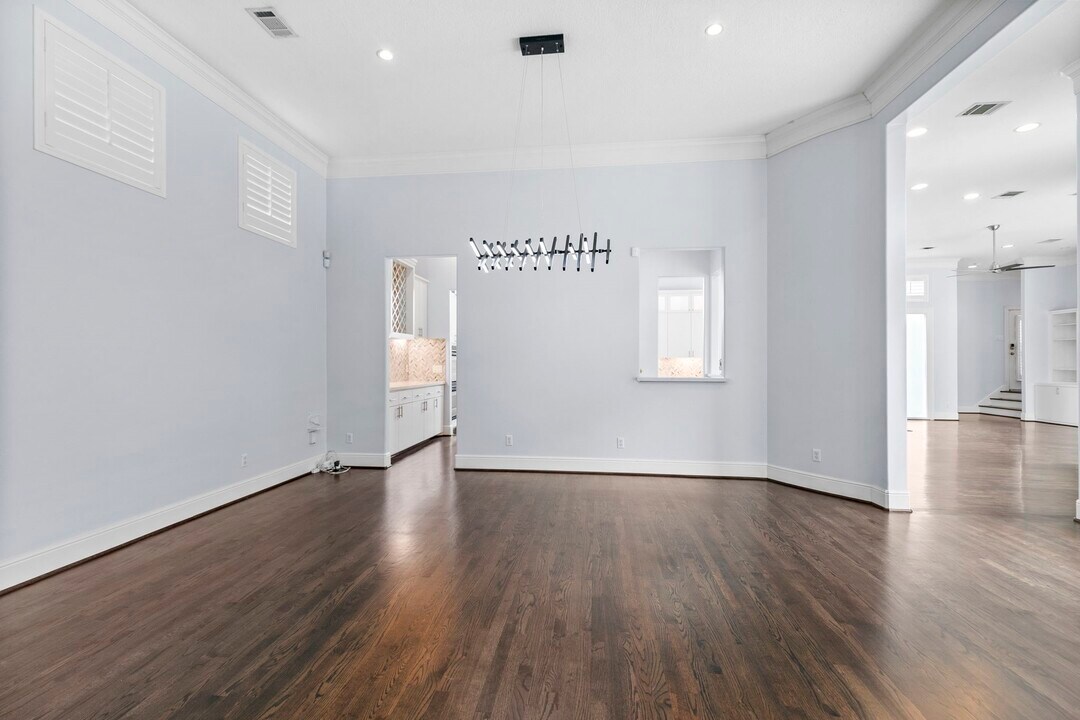 4626 Braeburn Dr in Bellaire, TX - Foto de edificio