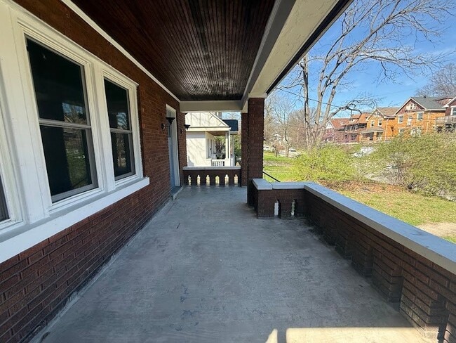 453 Purcell Ave in Cincinnati, OH - Building Photo - Building Photo