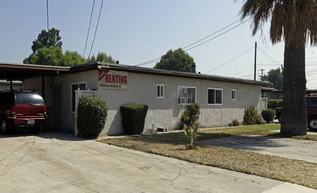 16156 Athol Ave in Fontana, CA - Foto de edificio - Building Photo