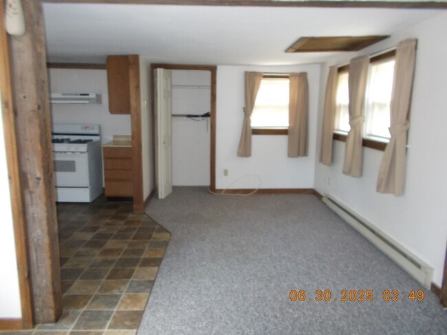 10 Fruit Pl, Unit #3 in Amesbury, MA - Foto de edificio - Building Photo