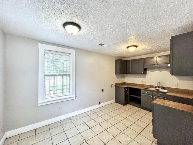 property at 3582 Kensett Dr