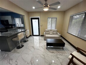 55 NW 44th St in Miami, FL - Building Photo - Building Photo