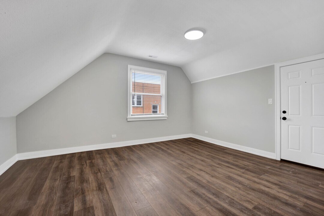3040 W Medill Ave in Chicago, IL - Building Photo