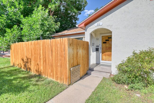 32 Farragut Ave, Unit 30 in Colorado Springs, CO - Building Photo - Building Photo