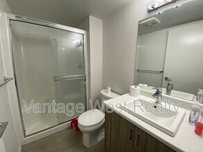 695-695 Academy Way in Kelowna, BC - Building Photo - Building Photo