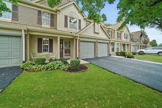 20 Peach Tree Ln in Westmont, IL - Building Photo - Building Photo