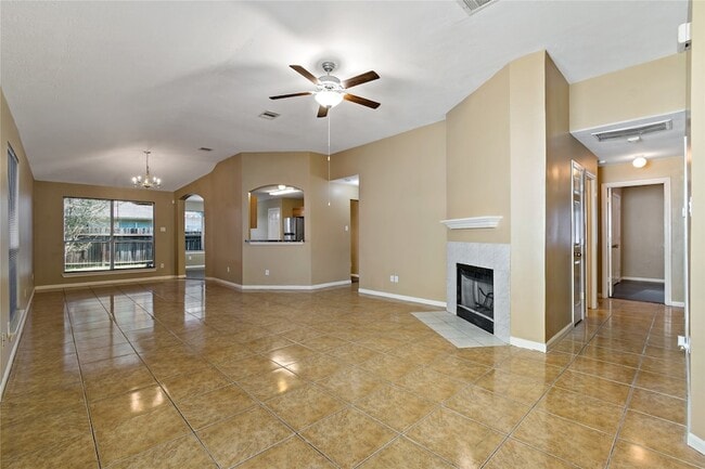 2418 Orchard Run Way in Fresno, TX - Foto de edificio - Building Photo