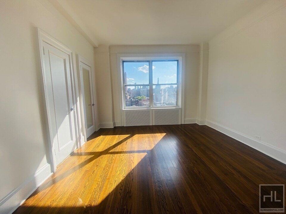 WEST 86 STREET in New York, NY - Building Photo