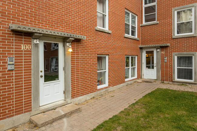 90 45E Av in Montréal, QC - Building Photo - Building Photo