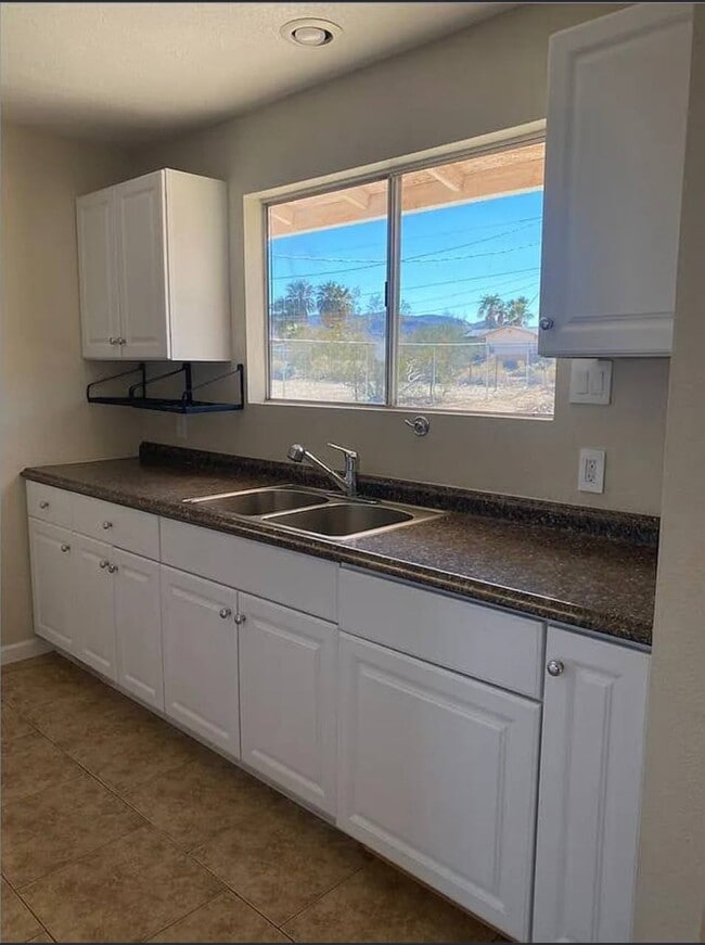 74355 Cottonwood Dr in Twentynine Palms, CA - Foto de edificio - Building Photo