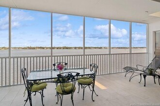 1130 SW Chapman Way in Palm City, FL - Building Photo - Building Photo