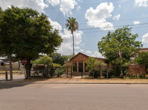 2420 Guatemozin St in Laredo, TX - Building Photo - Building Photo