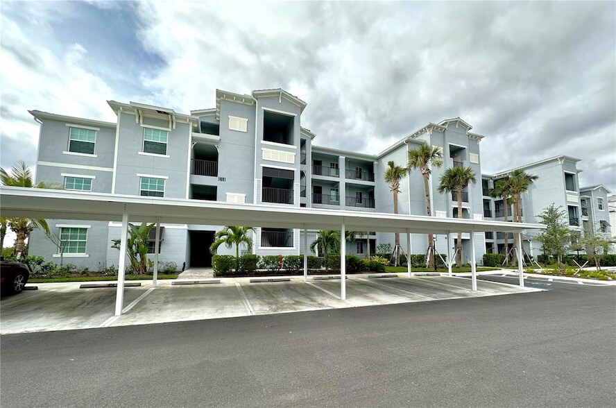 14041 Heritage Landing Blvd, Unit 434 in Punta Gorda, FL - Building Photo