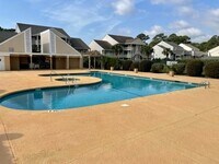 1025 Plantation Dr W photo'