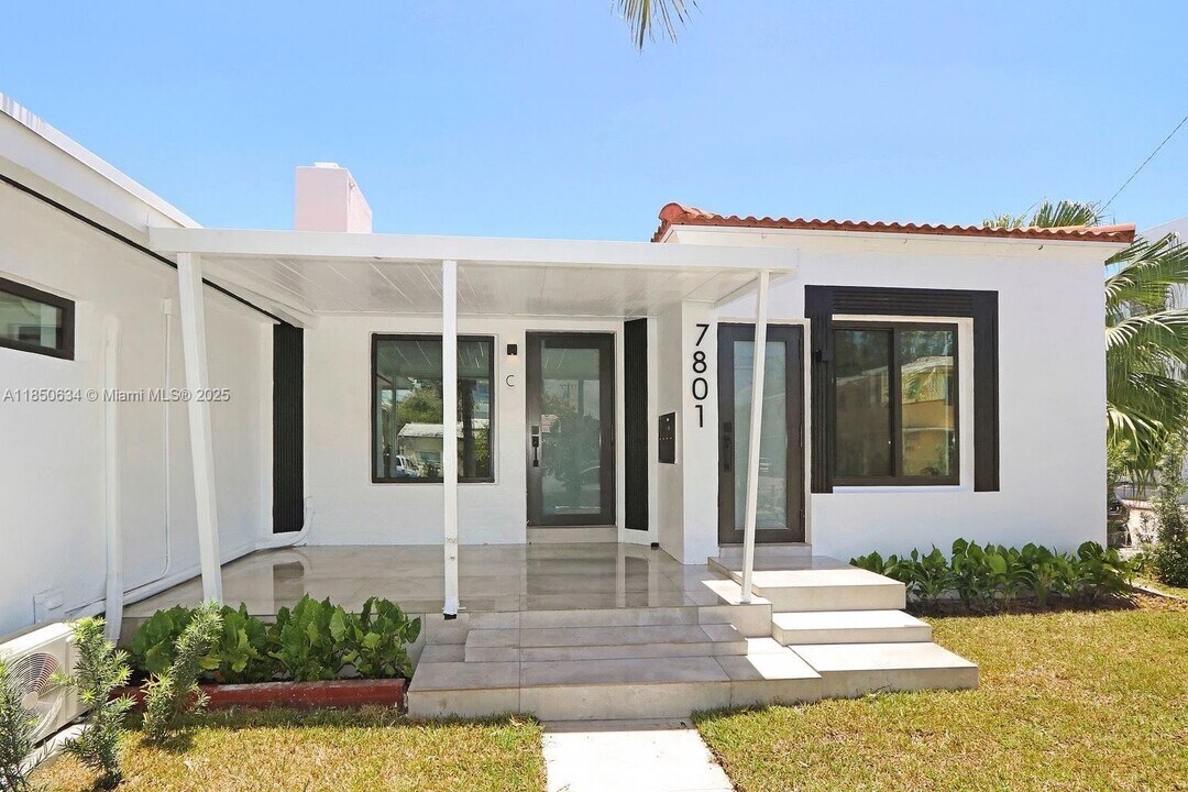 7801 Byron Ave in Miami Beach, FL - Building Photo