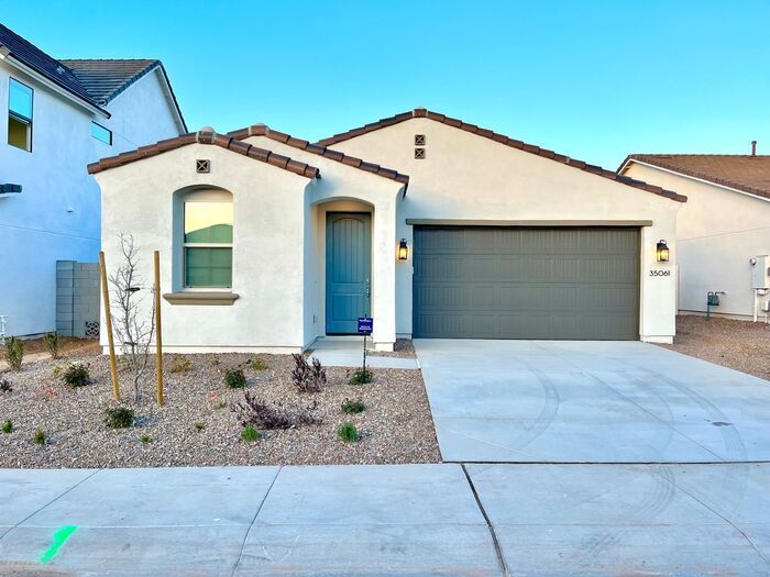 35061 N Barrel Rd in Queen Creek, AZ - Foto de edificio