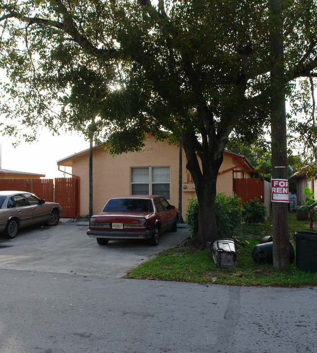 1630-1650 SW 40th Ter in Fort Lauderdale, FL - Foto de edificio - Building Photo