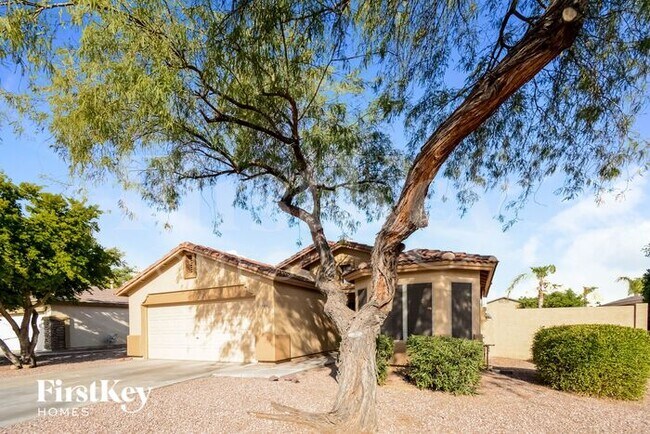 13414 W Port Royale Ln in Surprise, AZ - Building Photo - Building Photo