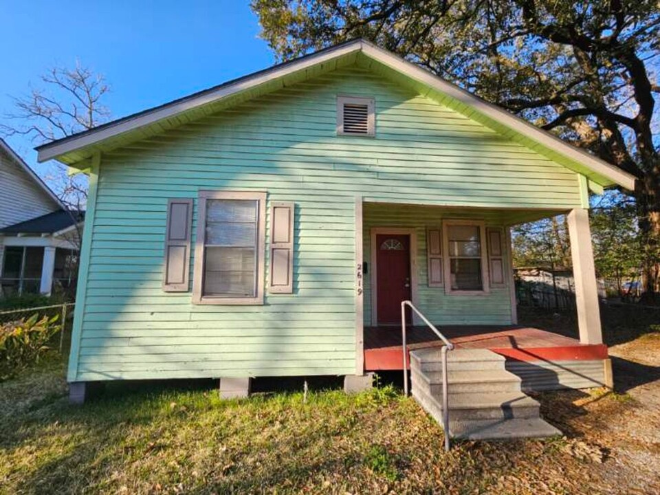 2619 Winnebago St in Baton Rouge, LA - Building Photo