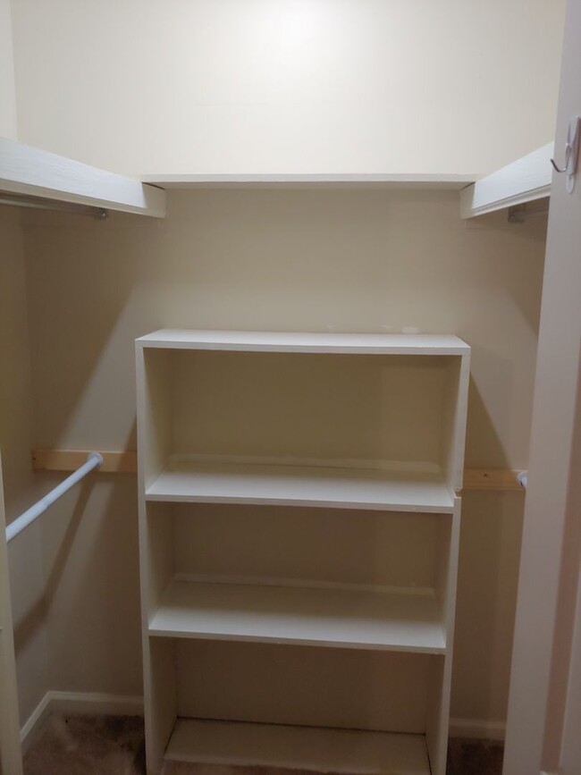 property at 4001 Hanover Ct