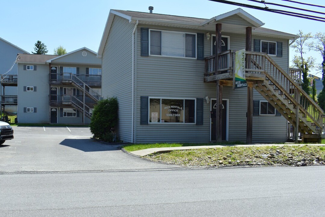 Stewart Street Apartments in Morgantown, WV - Building Photo