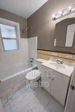 7008 Paisley Dr in St. Louis, MO - Building Photo - Building Photo