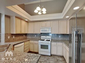 9054 Claretta Dr in Las Vegas, NV - Building Photo - Building Photo