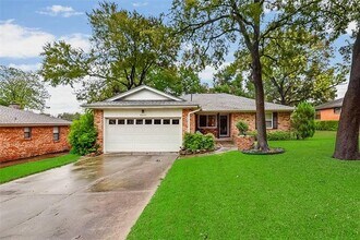 8539 Bretshire Dr in Dallas, TX - Building Photo - Building Photo
